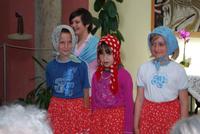 Anyák napja a Túróczy otthonban a Reményik iskolások előadásában Anyák napja a Túróczy otthonban a Reményik iskolások előadásában