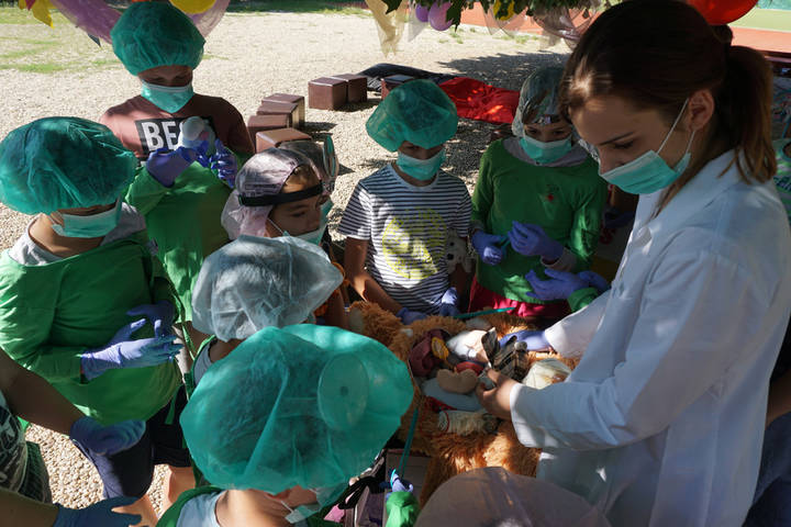 A segítség az első A segítség az első