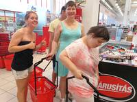 Bevásárlás a Johanneum lakóival Bevásárlás a Johanneum lakóival