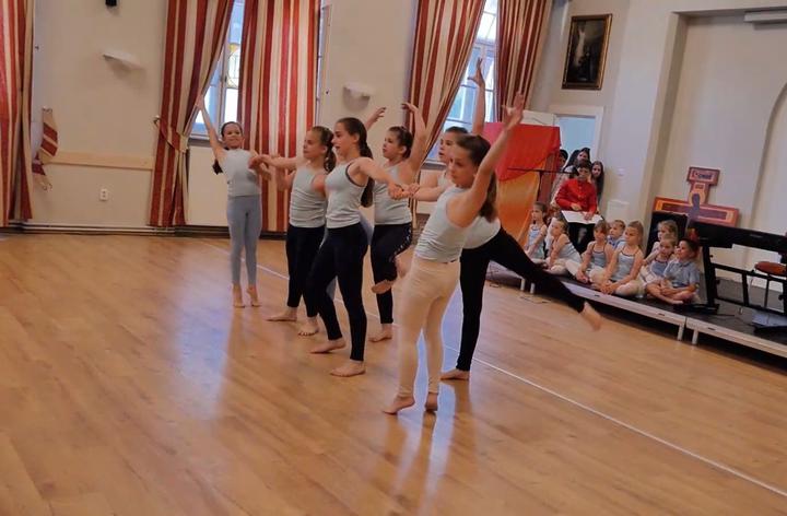 A kreatv tncos csoport tanvzrja